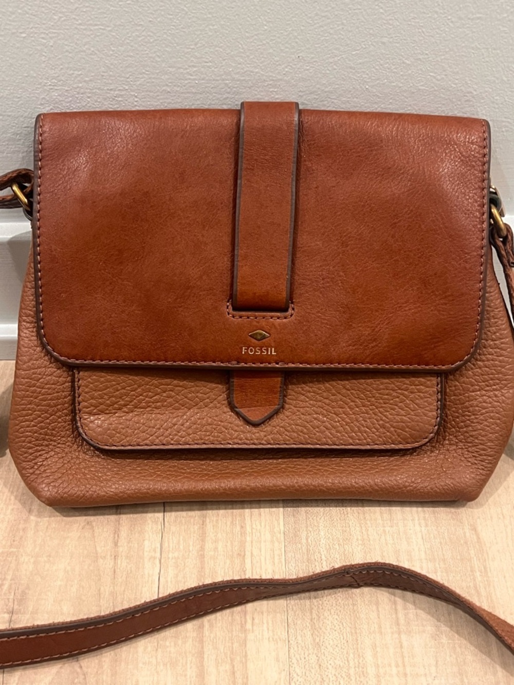 Fossil Tan and Chestnut Leather Crossbody Shoulder Bag